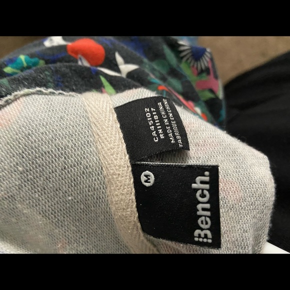 Bench size medium zip up hoodie - Picture 2 of 2